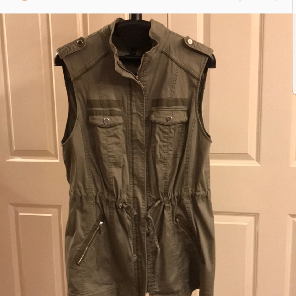 WHBM sage green zip vest - sz M NWOT